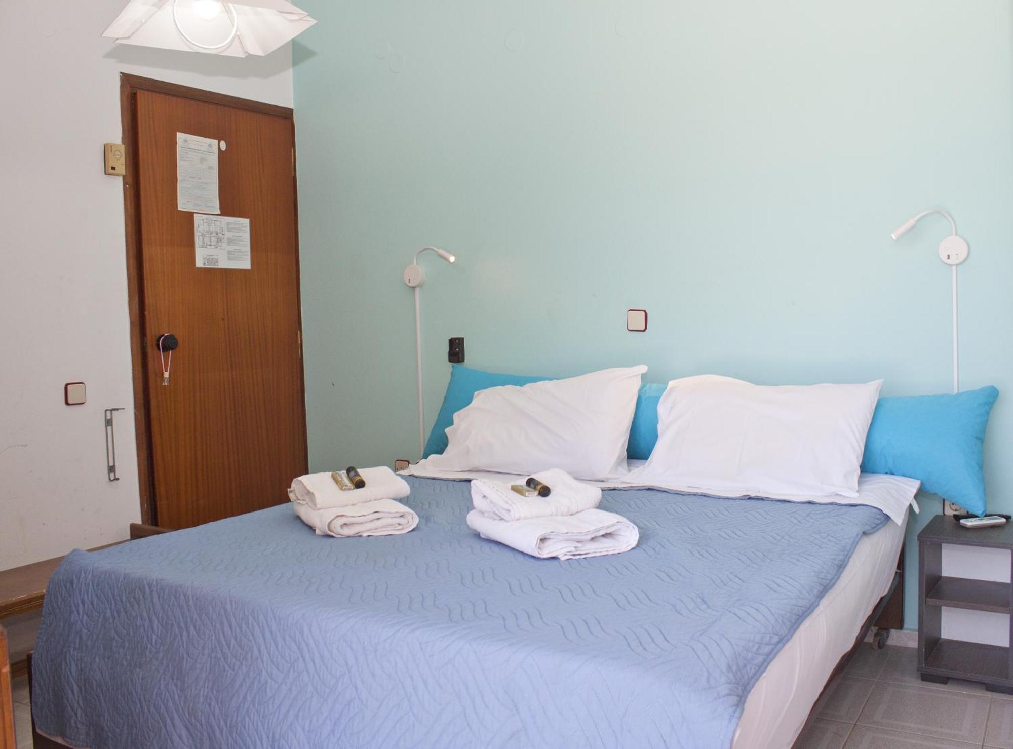 Melani Apartments Chrissi Akti Chania Exterior foto