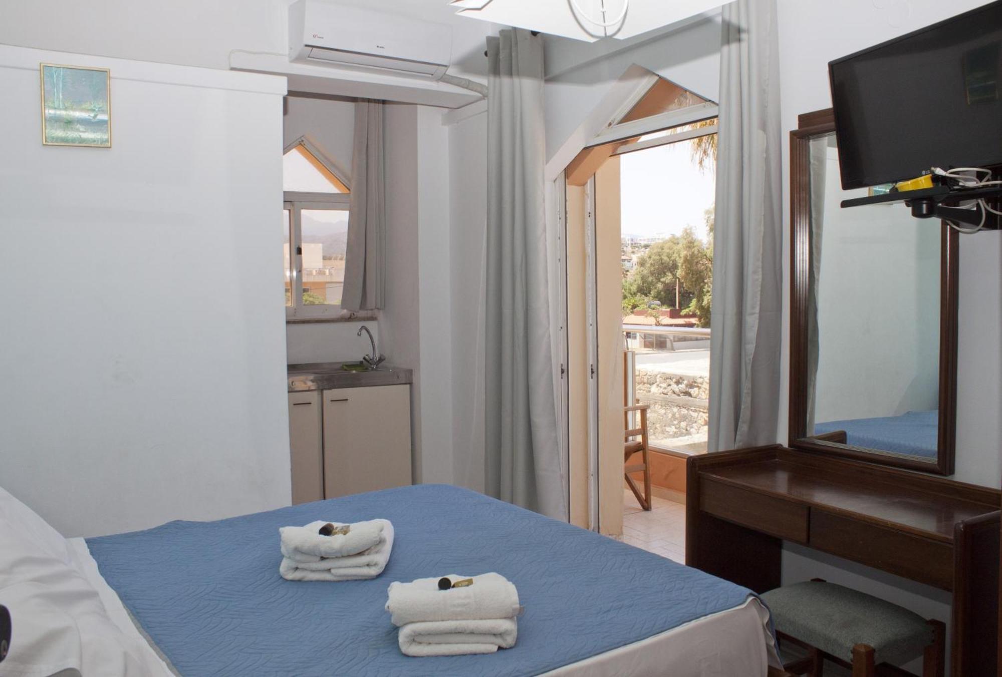 Melani Apartments Chrissi Akti Chania Exterior foto