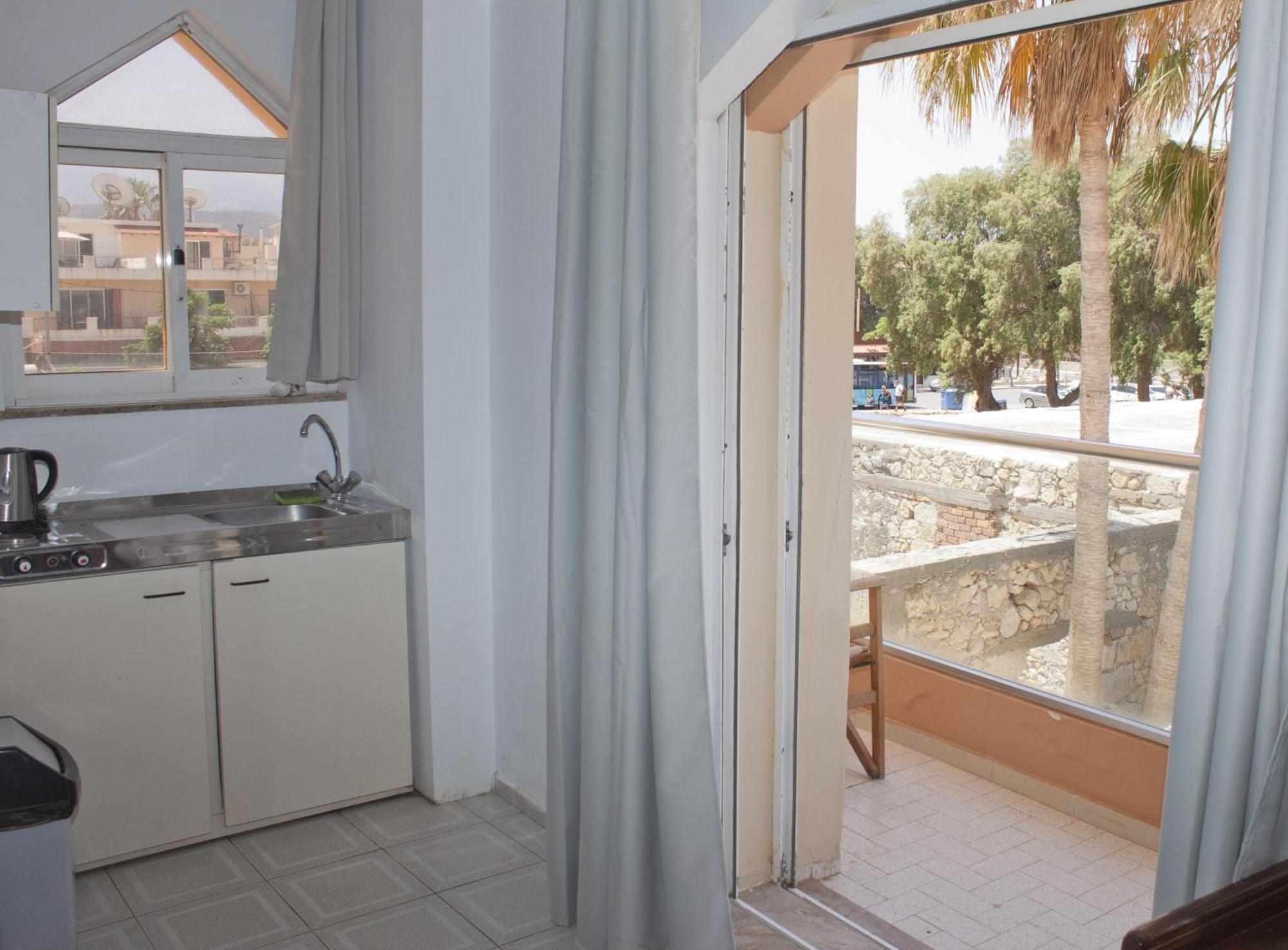 Melani Apartments Chrissi Akti Chania Exterior foto