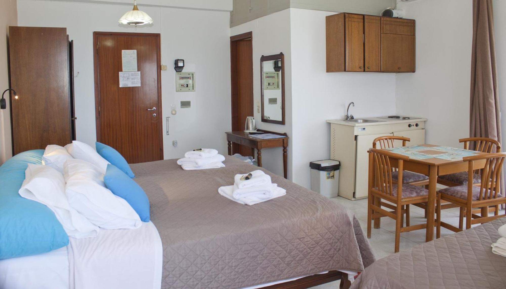 Melani Apartments Chrissi Akti Chania Exterior foto