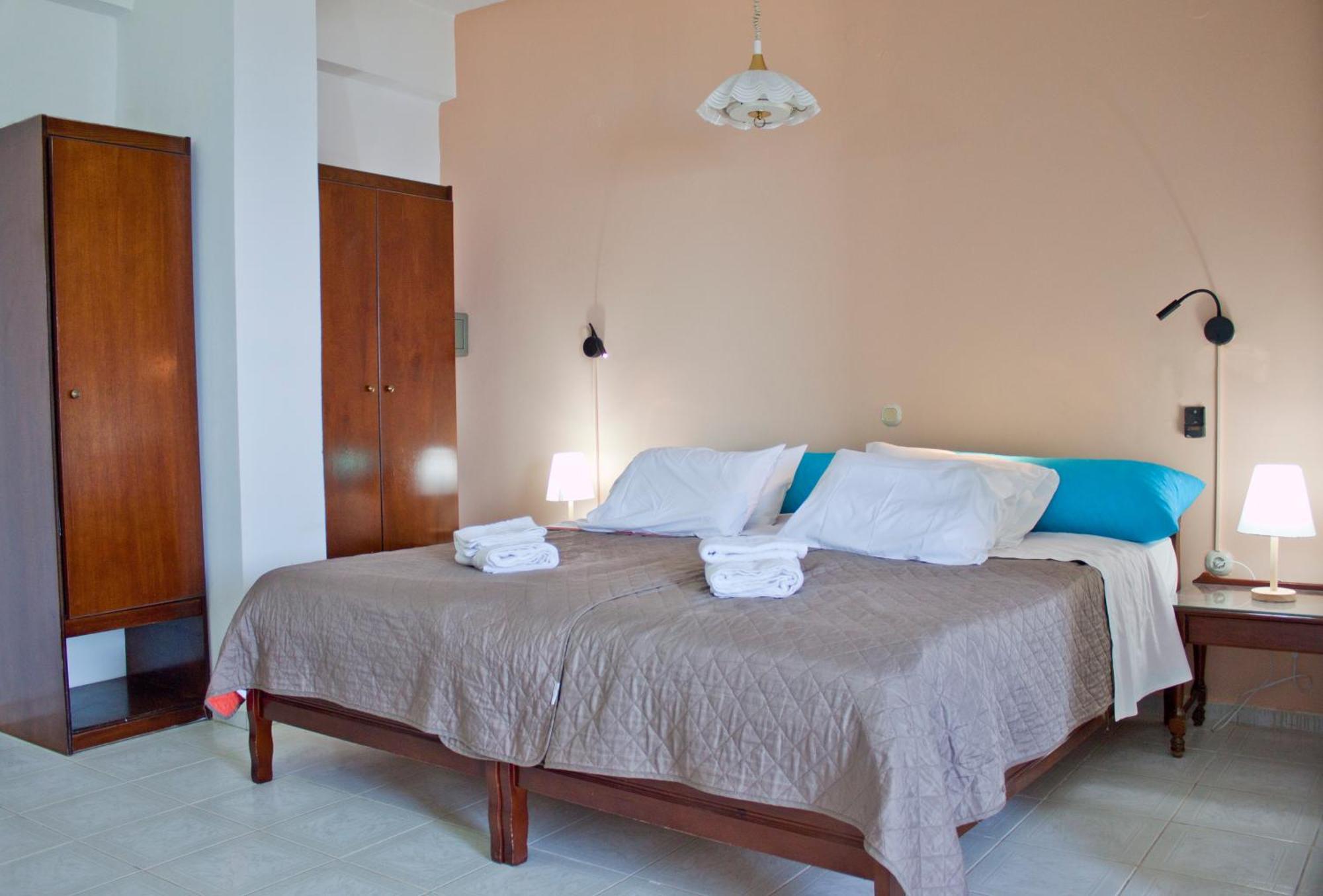 Melani Apartments Chrissi Akti Chania Exterior foto
