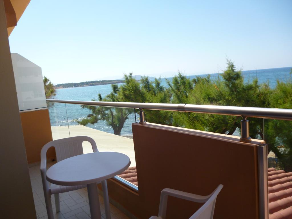 Melani Apartments Chrissi Akti Chania Exterior foto