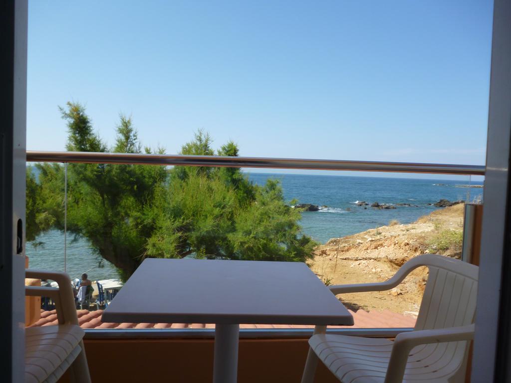 Melani Apartments Chrissi Akti Chania Exterior foto